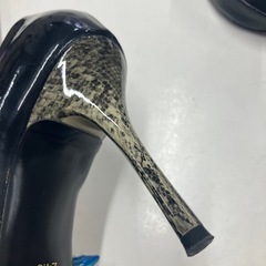 A2506-187 LA MODE ROZE パンプス 中古 24cm　の画像