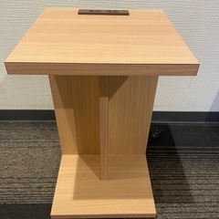 サイドテーブル
