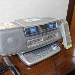 PanasonicのCDやカセットテープ、MDが再生出来るプレイ...