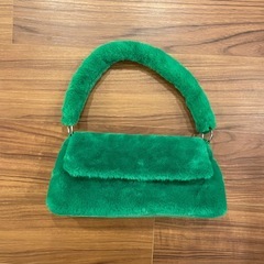 ほぼ新品未使用　ふわふわハンドバッグ　2way 緑　おしゃれ　シ...