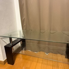 ガラステーブルの画像