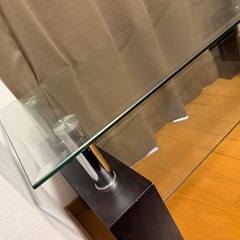 ガラステーブルの画像