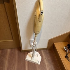 マキタ　コードレス掃除機　スタンド付
