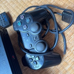 プレステ2本体とコントローラー