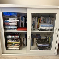 書類棚（鍵付き）の画像