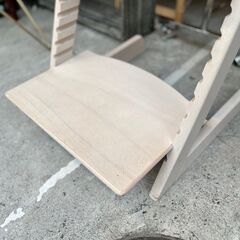 【武蔵小山店】 ストッケ トリップトラップ Stokke Tripp Trapp ベビーチェア ハイチェア 子供椅子 ダイニングチェア 北欧デザイン 木製チェア 成長する椅子 キッズチェア キッズファニチャー ストッケチェア ベビー家具 幼児椅子 離ストッケ ベビーチェア 子供椅子 椅子 TRIPP TRAP トリップトラップ STOKKE ダイニング 育児 子供 幼児 おしゃれ 白 ホワイト ホワイトアッシュ チェア イス 品川区 リサイクルショップ ランバールーム 武蔵小山店 武蔵小山パルム 戸越銀座の画像