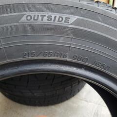 組み換え工賃込み❄️少し訳ありスタッドレス215/65R16ヨコハマ中古タイヤ4本セット　　　(YH10)の画像