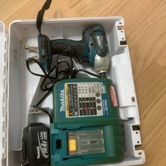 マキタ充電式インパクトドライバTD131D