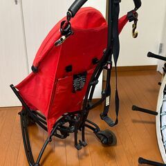 クイニー ジャズ（Quinny Yezz）赤がおしゃれなバギー・ベビーカー　まだまだ使えます。の画像