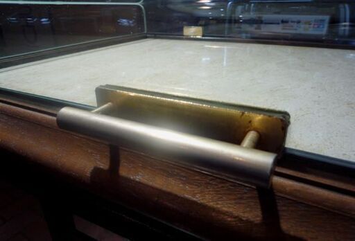 ガラス蓋製 ショーケース 幅56.7×奥行37cm ジュエリーケース