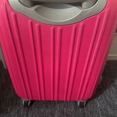キャリーケース　スーツケース　女性用　大型　引き取りのみ