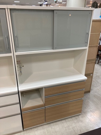 取りに来れる方限定！松田家具のレンジボードです！