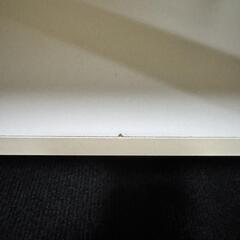 小さなテーブル　テレビ台やサイドテーブルにいかがですか?の画像