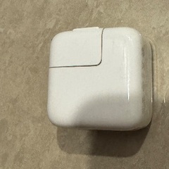 Appleの12W USB電源アダプタの画像
