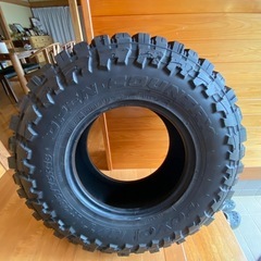 タイヤ　285/75R/16 MT 1本
