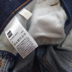 GU綿100%新品同様ジーンズ30インチの画像