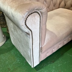 🛋️ベロアソファ ピンク　アンティークソファ 輸入ソファ 輸入家具 二人掛けソファ オシャレ おしゃれ　1人掛け 一人掛け♻️お売りいただけるお品物あれば、来店時ぜひお持ちください(総合買取)♻️の画像
