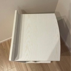 【便利品です】サイドテーブルの画像