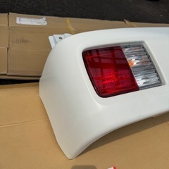エブリイ　バン　DA17V  リアバンパー　テールランプ付き ホワイト（２６U）の画像