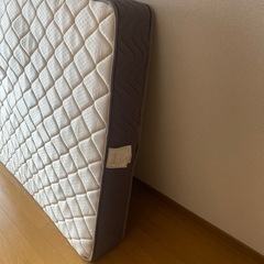 ニトリ セミダブルマットレスの画像
