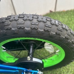 12インチ　子供用自転車　手押しバー補助輪付きの画像