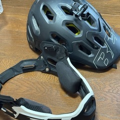 Bell Super 3R MIPS MTB バイクヘルメット
の画像