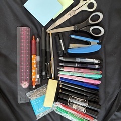文房具まとめ売り！事務用品はさみポールペン筆記用具の画像
