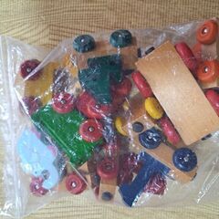 木の列車　数字　動物の画像
