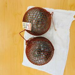 浮き玉 レトロなガラス製 - 漁網付きインテリアオブジェ 17㎝の2個セット 【こちらは店舗です。浜村鹿野温泉ICから3分 買取本舗 宮本リサイクル 営業時間9～19時 定休日水曜のみ←連絡できませんm(_ _)m】の画像