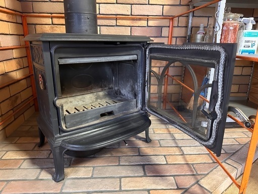 中古　薪ストーブ　ヨツールJOTUL F100