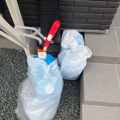 ポリタンク2個　給油機付き