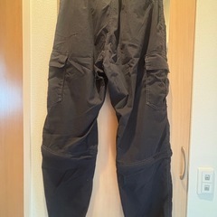 カーゴパンツの画像