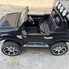 超大型！4WD！FORD RANGER(フォード レンジャー) 二人乗OK！電動乗用の画像