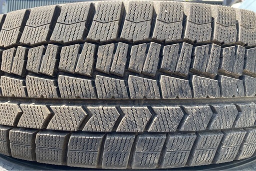 DUNLOP 205/60R16 24年製　冬タイヤ
