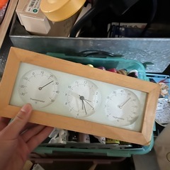 ニトリ　お洒落木目フレーム温湿度置き掛け計