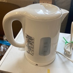 K2506-094  Nsimple 電気ケトル 1.0L 通電確認 キズ汚れありの画像