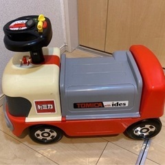 トミカ　乗れる車