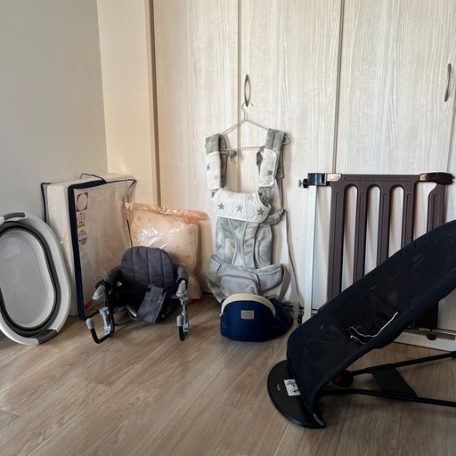 ベビー布団、エルゴ抱っこ紐、ベビーゲート等