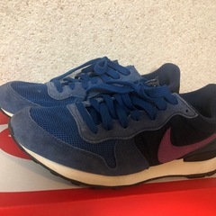 NIKE レディーススニーカー　　24.5cm