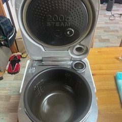 炊飯器の画像