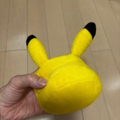 ピカチュウ　ぬいぐるみポーチ　の画像