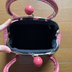 ピンククロコダイル調バッグの画像