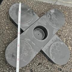完●タイヤ置きの画像