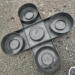 完●タイヤ置きの画像