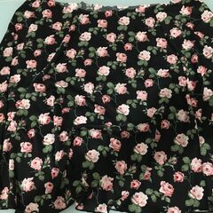 🟢 ０円無料さしあげます　縫製が必須で必要、ドレス解体したスカートの画像
