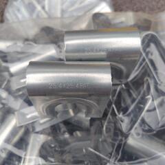 パイプハウス用【渡辺パイプクロスワン】25mm×25mm（25個入）【未使用製品】の画像