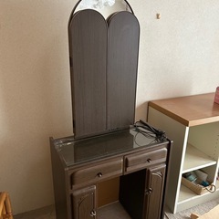 三面鏡ドレッサー