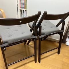 イケア　折り畳み椅子座布団付きの画像