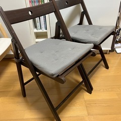 イケア　折り畳み椅子座布団付き