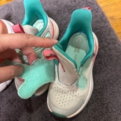 子ども用　スニーカー　13.5    14cmの画像